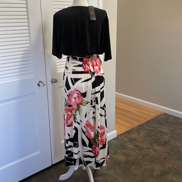 Isabel Hayley | NWT Floral Maxi Dress - Picture 4 of 7